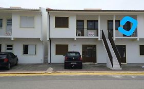 Apartamento no centro de Garopaba bem próximo a praia